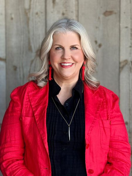 Michelle Merle, Sales Associate